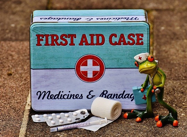 first-aid-1732709_640